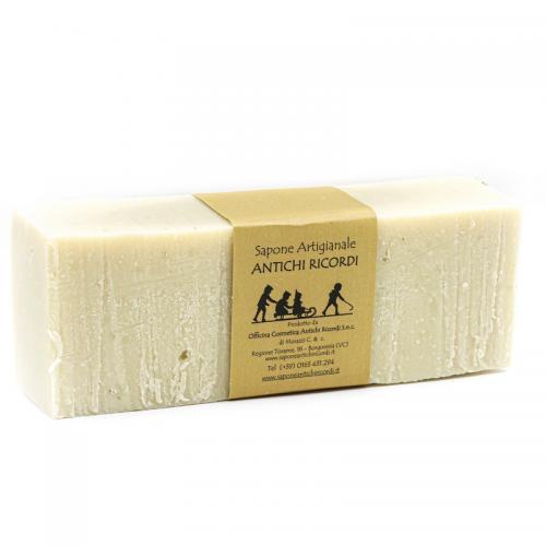 Barre de savon à l'encens artisanal