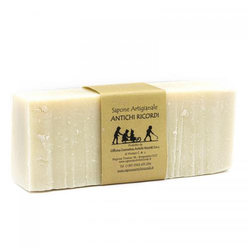 Pain de savon à raser artisanal au pin sylvestre