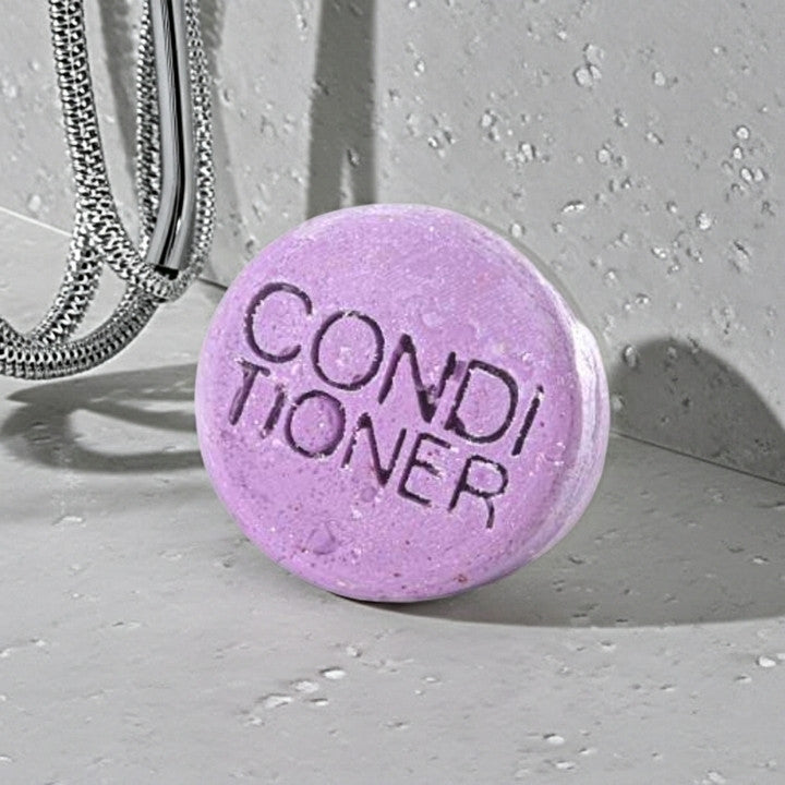 APRÈS-SHAMPOING SOLIDE POUR LAVAGES FRÉQUENTS À LA FLEUR D'IRIS Gli Sfuselli® ZÉRO DÉCHET