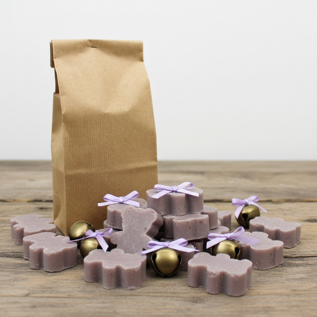 15 SAVONS AU THÉ NOIR ET À LA BERGAMOTE – PETITS FORMES DE PIN ET D'ÉTOILE